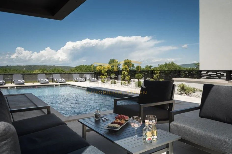 Splendida villa con vista mare nei dintorni di Marčana